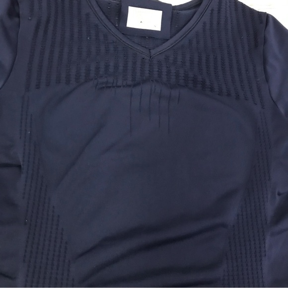 Athleta Trophy Tee Shirt Navy Color Sz small active wear short sleeve‎ - Picture 3 of 13